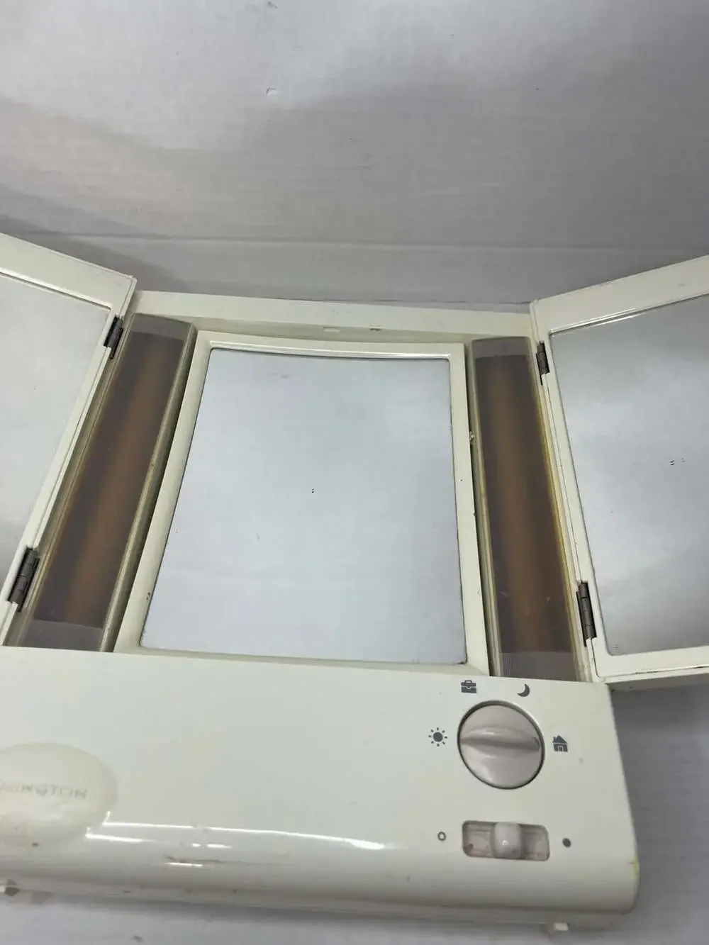 Vintage Remington Tri-Fold Lighted Makeup Vanity Mirror